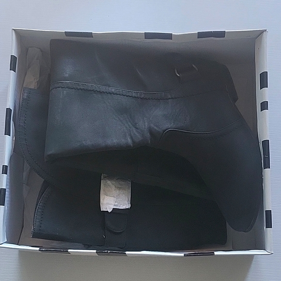 Not Rated Boots - Picture 5 of 5